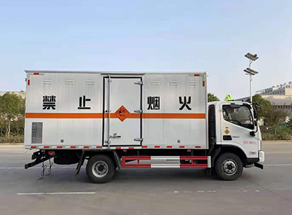 新安爆破器材运输车